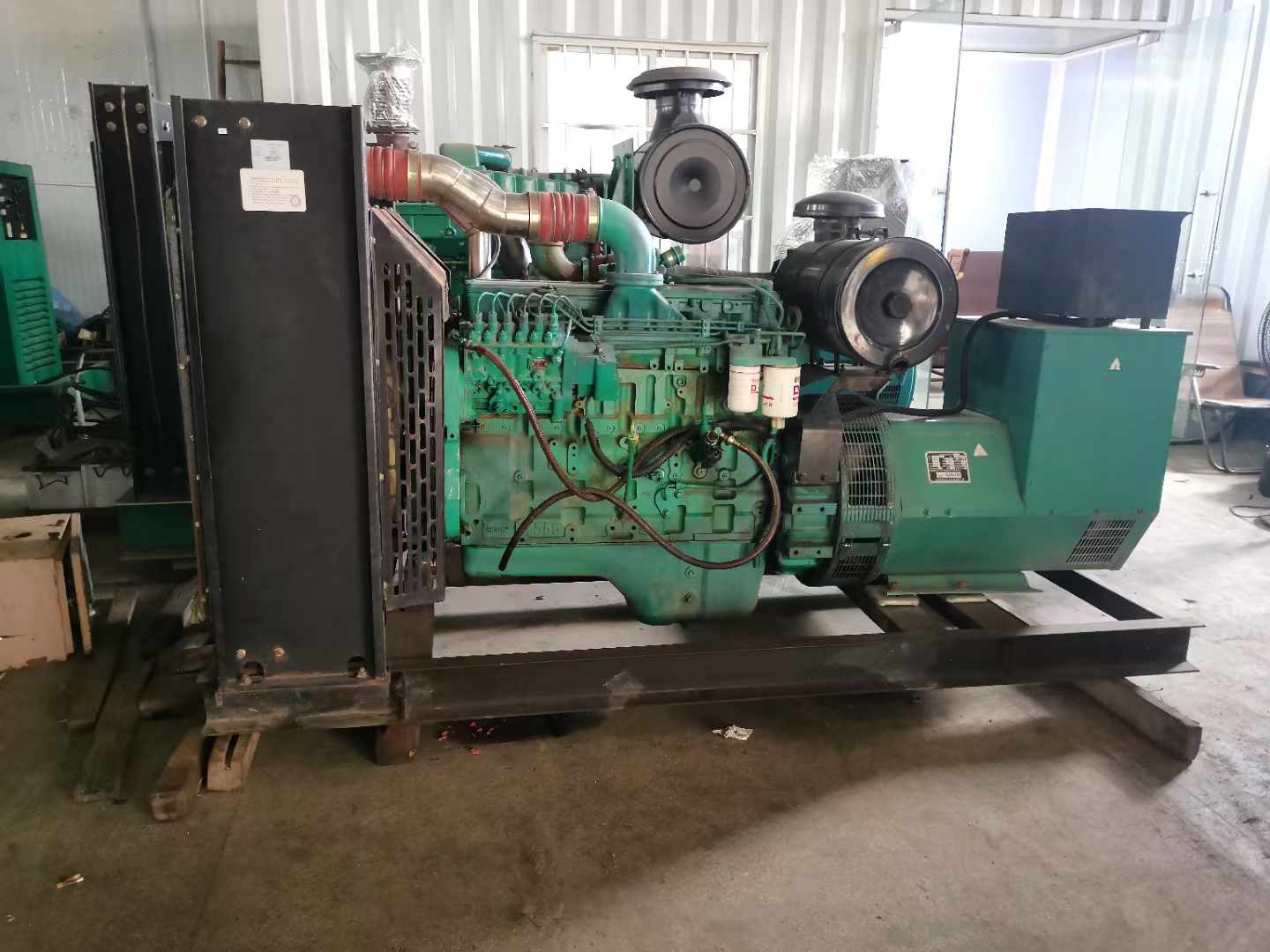 霞山发电机租赁如何确定电缆的承载电流是否在安全范围内？