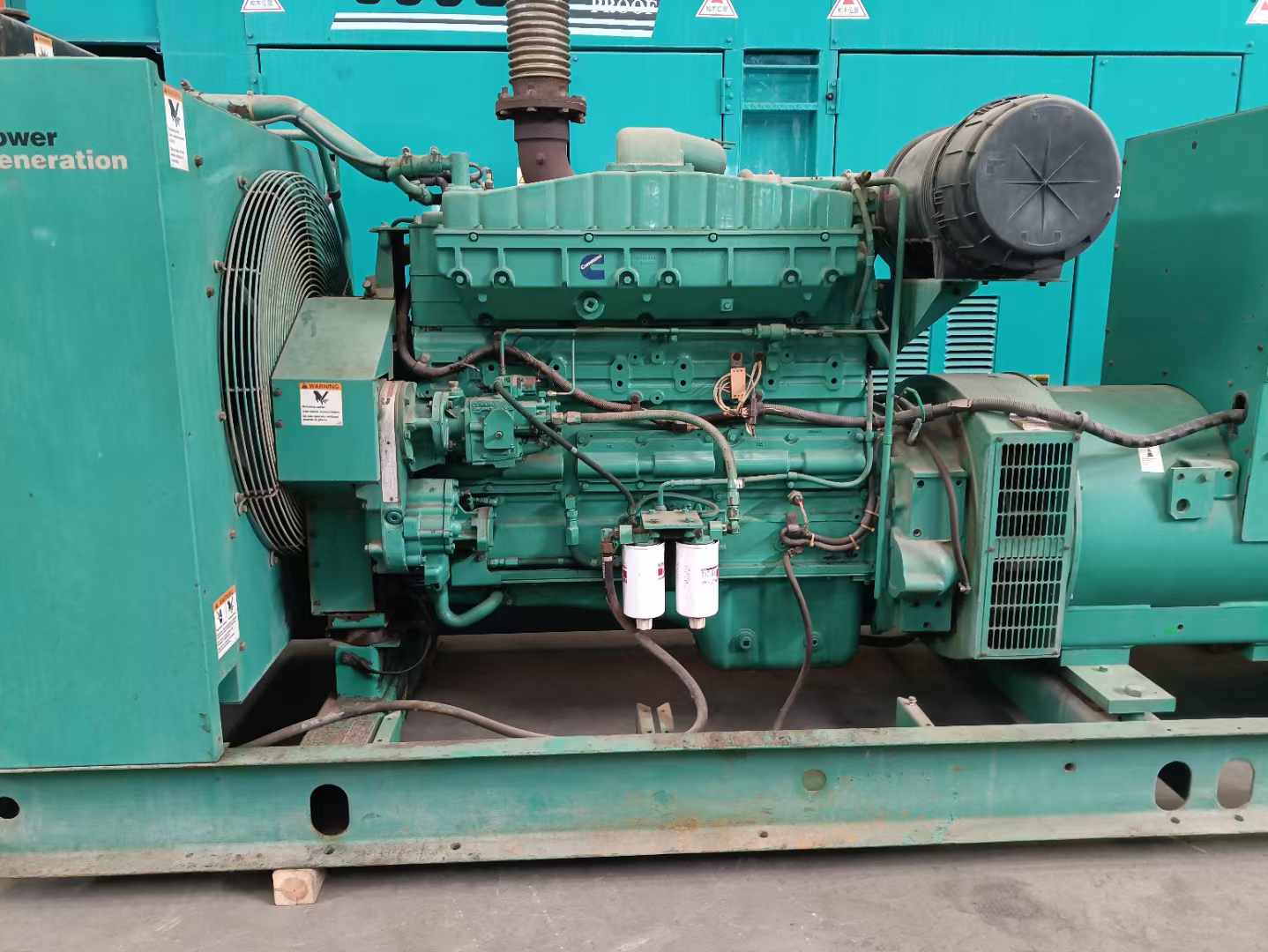 霞山过载会对 600kW 柴油发电机组造成哪些损害？