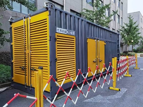 霞山如何使用转速表检查发动机的转速？