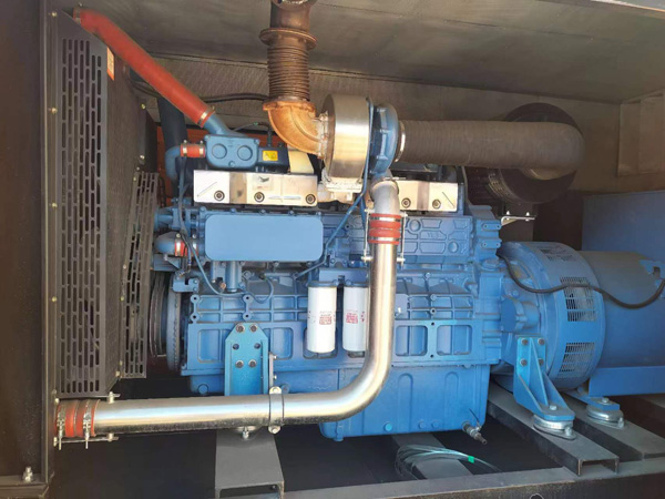 霞山燃油消耗率与进气温度的具体关系是什么？