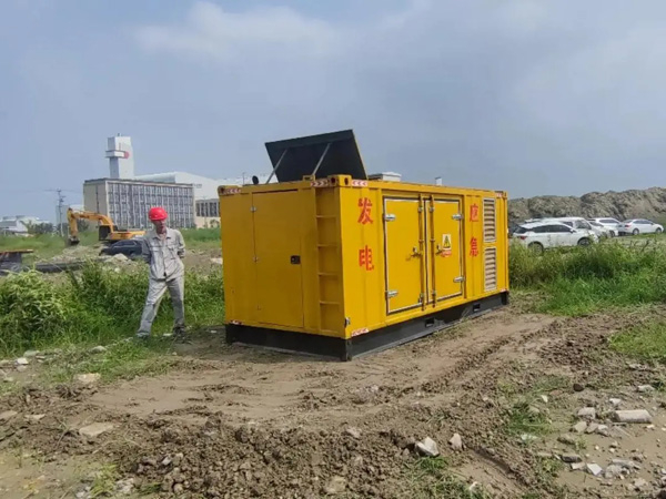 霞山200KW柴油发电机机组每小时的油耗量受哪些因素影响？