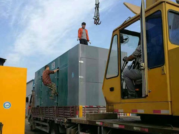 霞山更换水冷式机油散热器密封件的操作流程是怎样的？